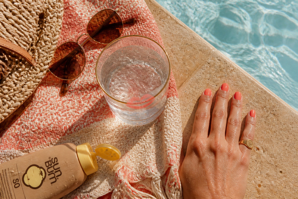 14 Bright Summer Nails That Make Poolside Photos Pop Hard