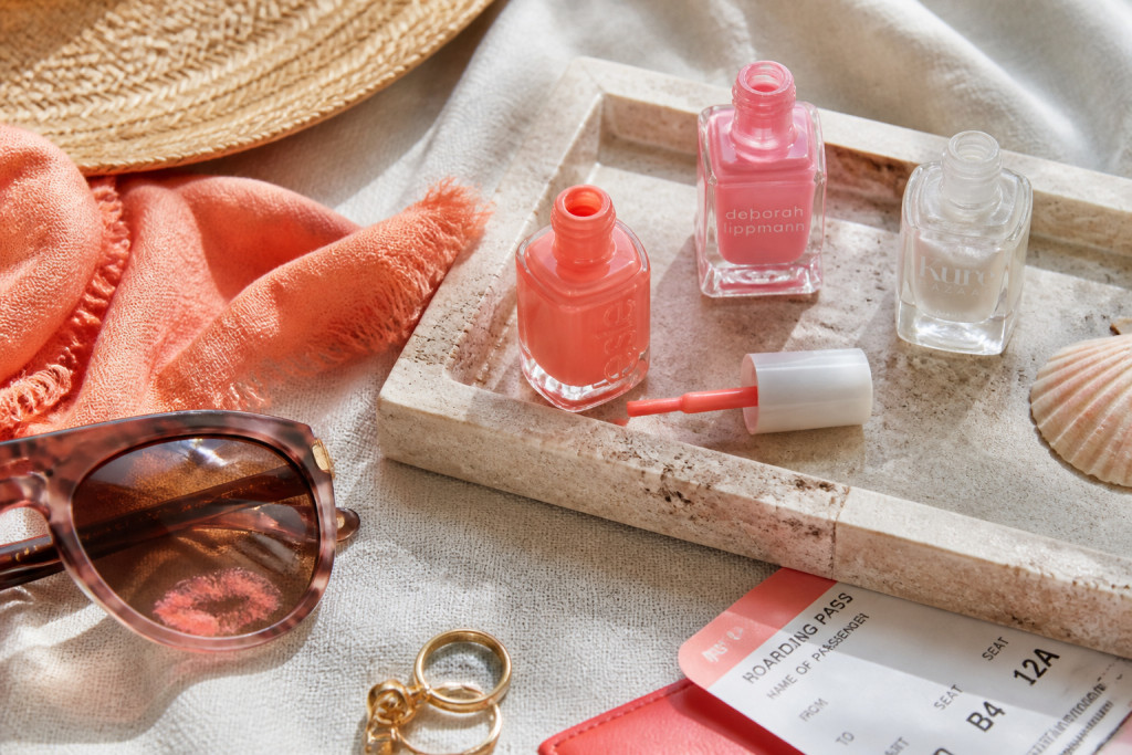 20 Coral and Pink Nail Designs That Belong on a Resort Vacation
