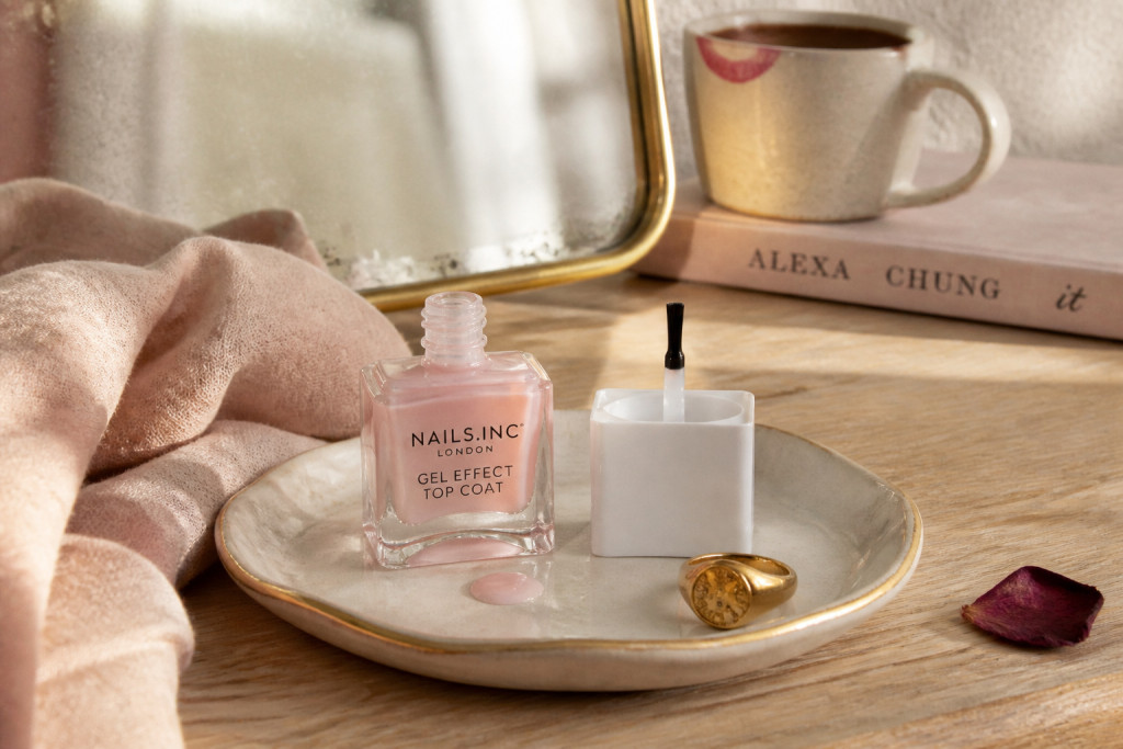 11 Pink Transparent Nails That Look Soft Without Feeling Boring