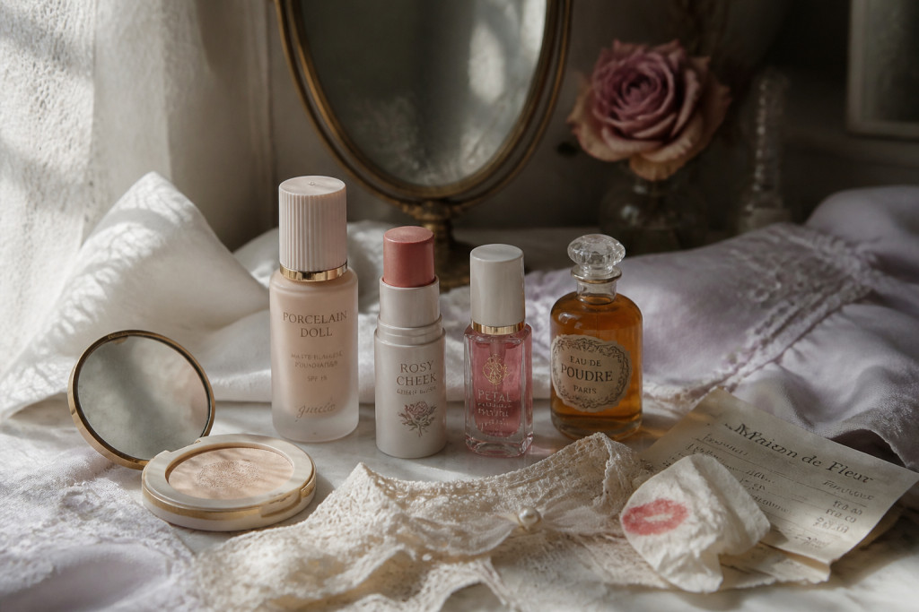 13 Porcelain Doll Makeup Looks That Feel Soft, Pale, and Haunting