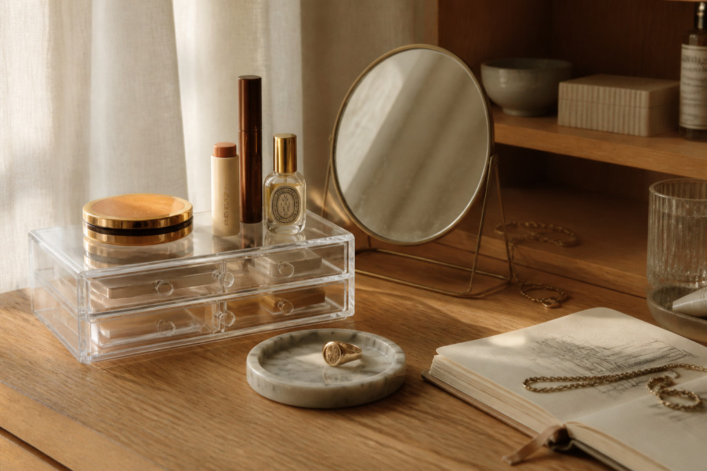17 Makeup Organization Ideas That Make Your Vanity Feel Expensive